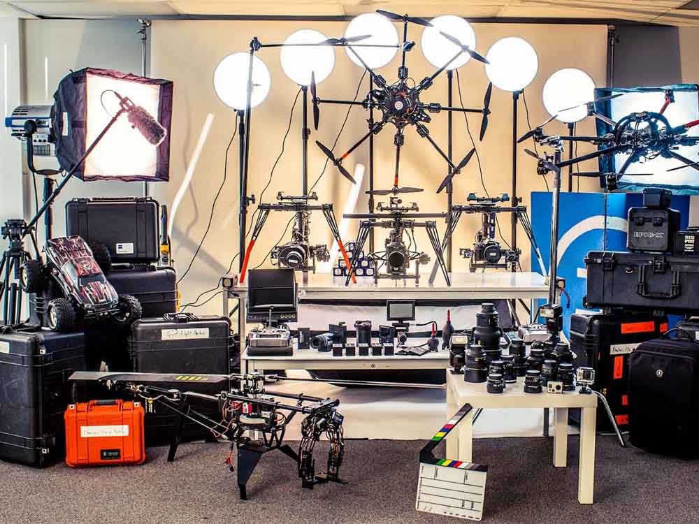 Photo And Video Equipment For Hire Kampala Uganda. Available at friendly price from leading camera stores, photo and video studio equipment, sound recording, camera lighting equipment, photography and videography equipment shops/camera shops in Kampala Uganda, East Africa. Camera Shop/Store Uganda | camerasug.com